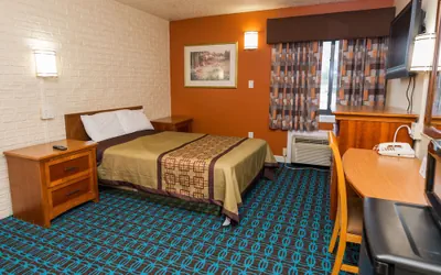 Photo 3 - Cambridge Inn