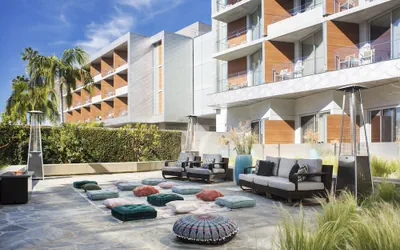 Shore Hotel