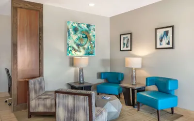 Photo 2 - Best Western Club House Inn & Suites
