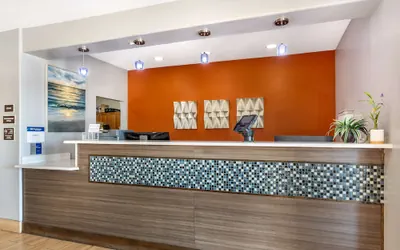 Photo 3 - Best Western Club House Inn & Suites