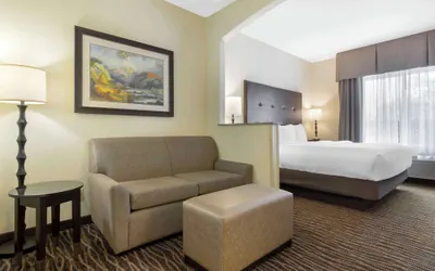 Photo 2 - Best Western Plus Ellensburg Hotel