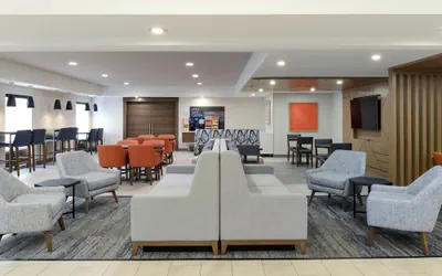 Photo 5 - Holiday Inn Express Hotel and Suites Marysville by IHG