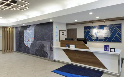 Photo 4 - Holiday Inn Express Hotel and Suites Marysville by IHG