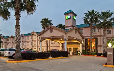 Photo 2 - Holiday Inn Express Hotel & Suites Lake Charles by IHG