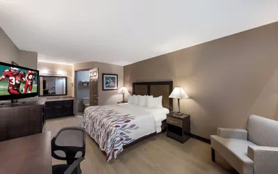 Photo 2 - Red Roof Inn Jasper