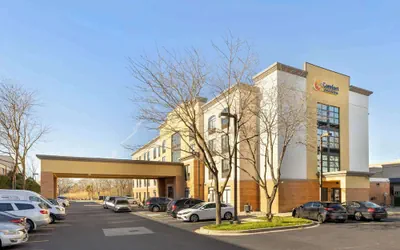 Photo 2 - Comfort Inn & Suites Arlington Heights - Schaumburg