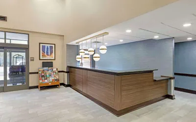 Photo 4 - Comfort Inn & Suites Arlington Heights - Schaumburg