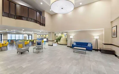 Photo 3 - Comfort Inn & Suites Arlington Heights - Schaumburg