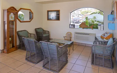 Photo 4 - Edgewater Inn And Suites
