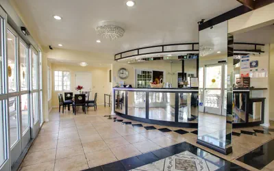 Photo 4 - Best Inn & Suites