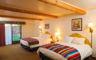 Photo 5 - El Pueblo Lodge