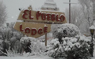 Photo 2 - El Pueblo Lodge