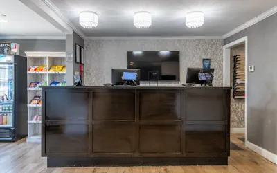 Photo 3 - Port Inn and Suites Portsmouth, an Ascend Collection Hotel