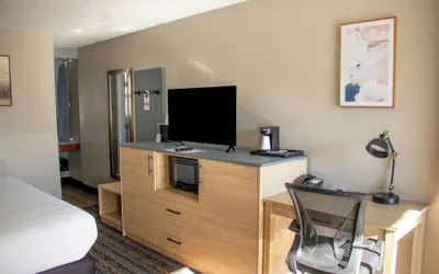 Photo 5 - Courtesy Inn Downtown Eugene