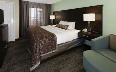 Photo 3 - Staybridge Suites South Springfield by IHG