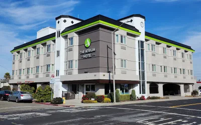 Photo 2 - The Atrium Hotel