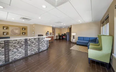 Photo 4 - The Atrium Hotel