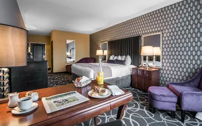 Photo 4 - Park Manor Hotel