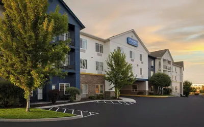Photo 2 - City Express By Marriott Redmond Bend Airport
