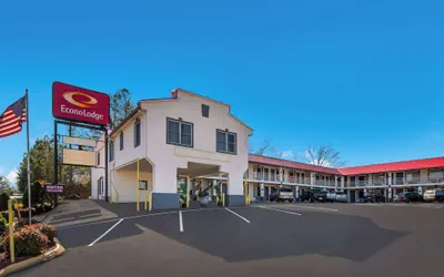 Photo 2 - Econo Lodge Calhoun North Damascus