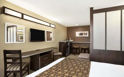 Photo 4 - Microtel Inn & Suites by Wyndham Cambridge