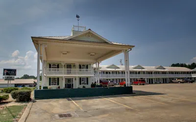 Photo 2 - Key West Inn - Childersburg