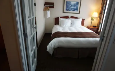 Photo 3 - River Hills Hotel