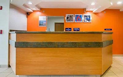 Photo 3 - Motel 6 Sycamore, IL