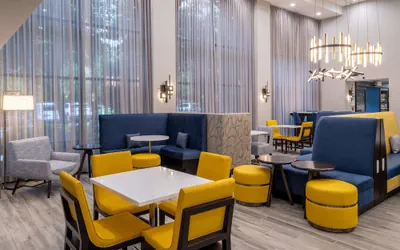 Photo 5 - Hampton Inn & Suites Agoura Hills