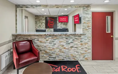 Photo 4 - Red Roof Inn Ames