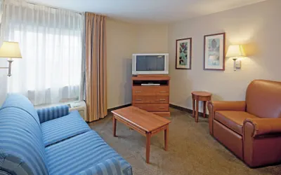 Photo 3 - Candlewood Suites West Springfield by IHG