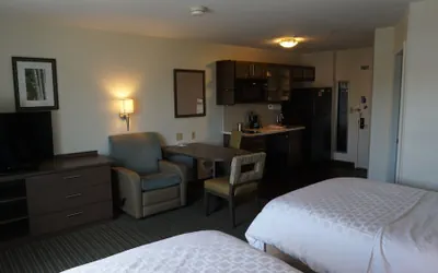 Photo 4 - Candlewood Suites West Springfield by IHG