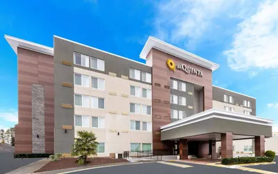 Photo 2 - La Quinta Inn by Wyndham Lynnwood