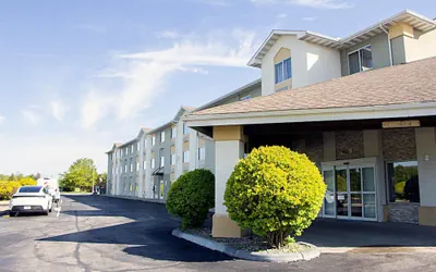 Photo 2 - Baymont by Wyndham Maumee Toledo