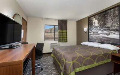 Photo 5 - Super 8 by Wyndham Dubois