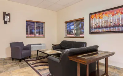 Photo 3 - Travelodge by Wyndham Loveland/Fort Collins Area