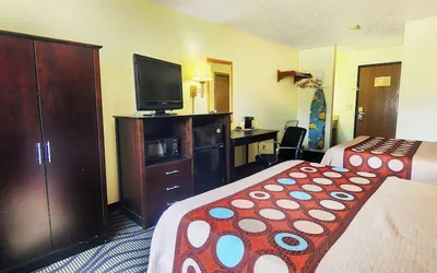 Photo 4 - Super 8 by Wyndham Newton