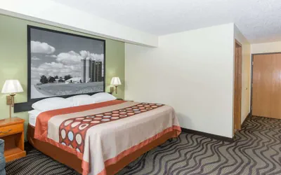 Photo 3 - Super 8 by Wyndham Newton