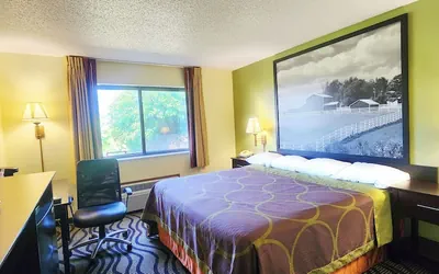 Photo 5 - Super 8 by Wyndham Newton