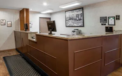 Photo 3 - Super 8 by Wyndham Lebanon