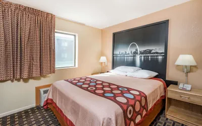 Photo 5 - Super 8 by Wyndham Lebanon