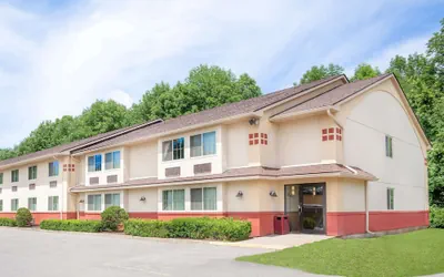 Photo 2 - Super 8 by Wyndham Oneonta/Cooperstown