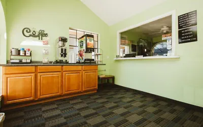 Photo 3 - Regency Inn Channelview