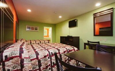 Photo 4 - Regency Inn Channelview