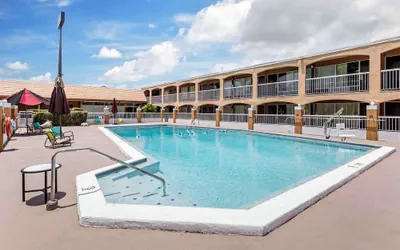Photo 2 - Quality Inn Alachua - Gainesville Area