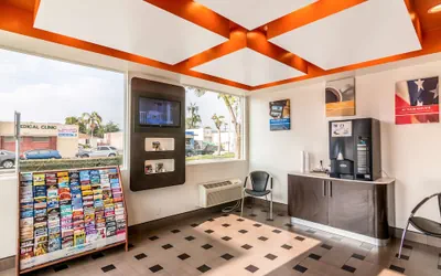Photo 4 - Motel 6 Bell Gardens, CA - Los Angeles