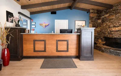 Photo 4 - Thunderbird Lodge