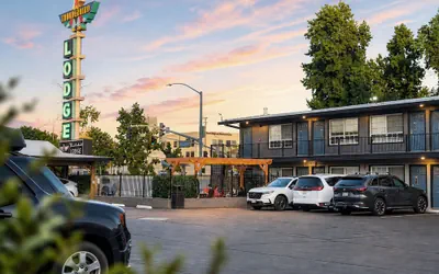 Thunderbird Lodge