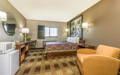 Photo 4 - Super 8 by Wyndham Kimball