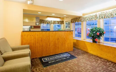 Photo 2 - Travelodge by Wyndham South Burlington